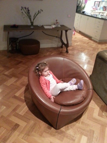 2013-05-24 Natalie Big Chair