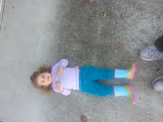 2013-08-31 NAtalie Lying In Driveway